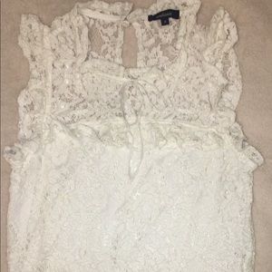 White short-sleeve dress-type top